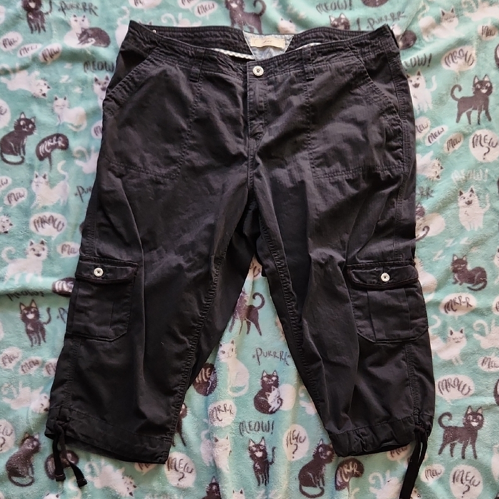 Levi's Black Capris for Women